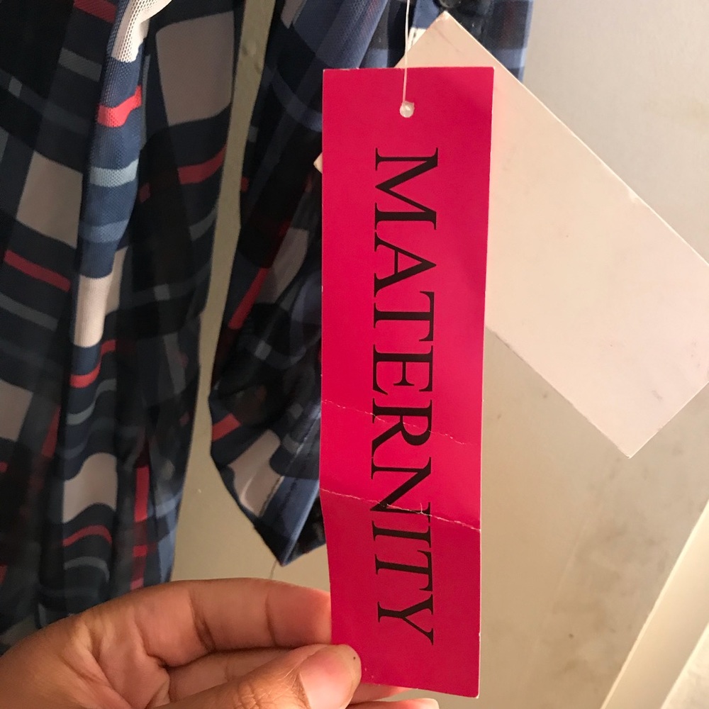 Women’s Maturity button down - Picture 4 of 4